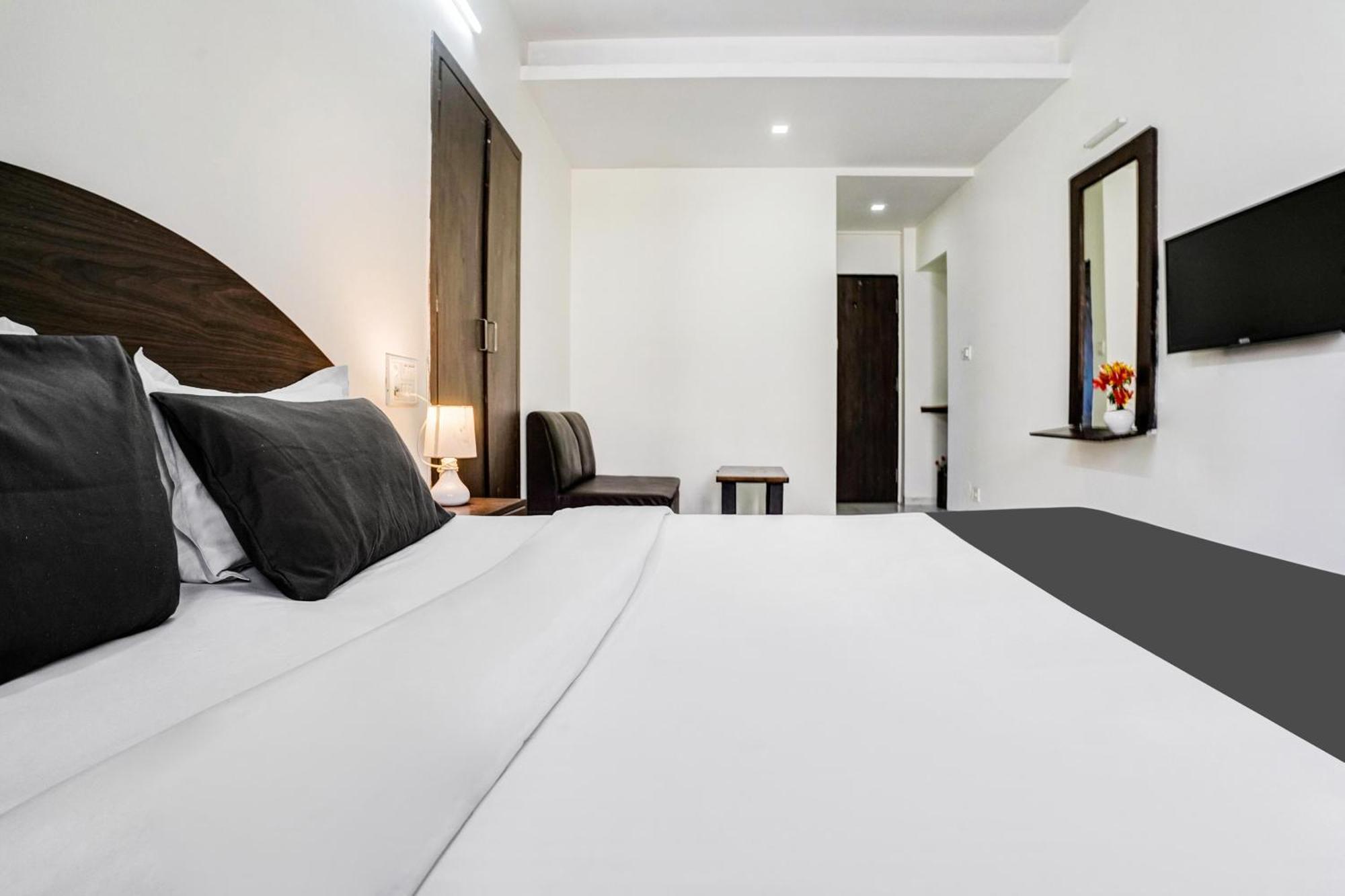 Super Hotel O Nashik Near Vijay Mamta Theatre Formerly Sahara Inn Экстерьер фото