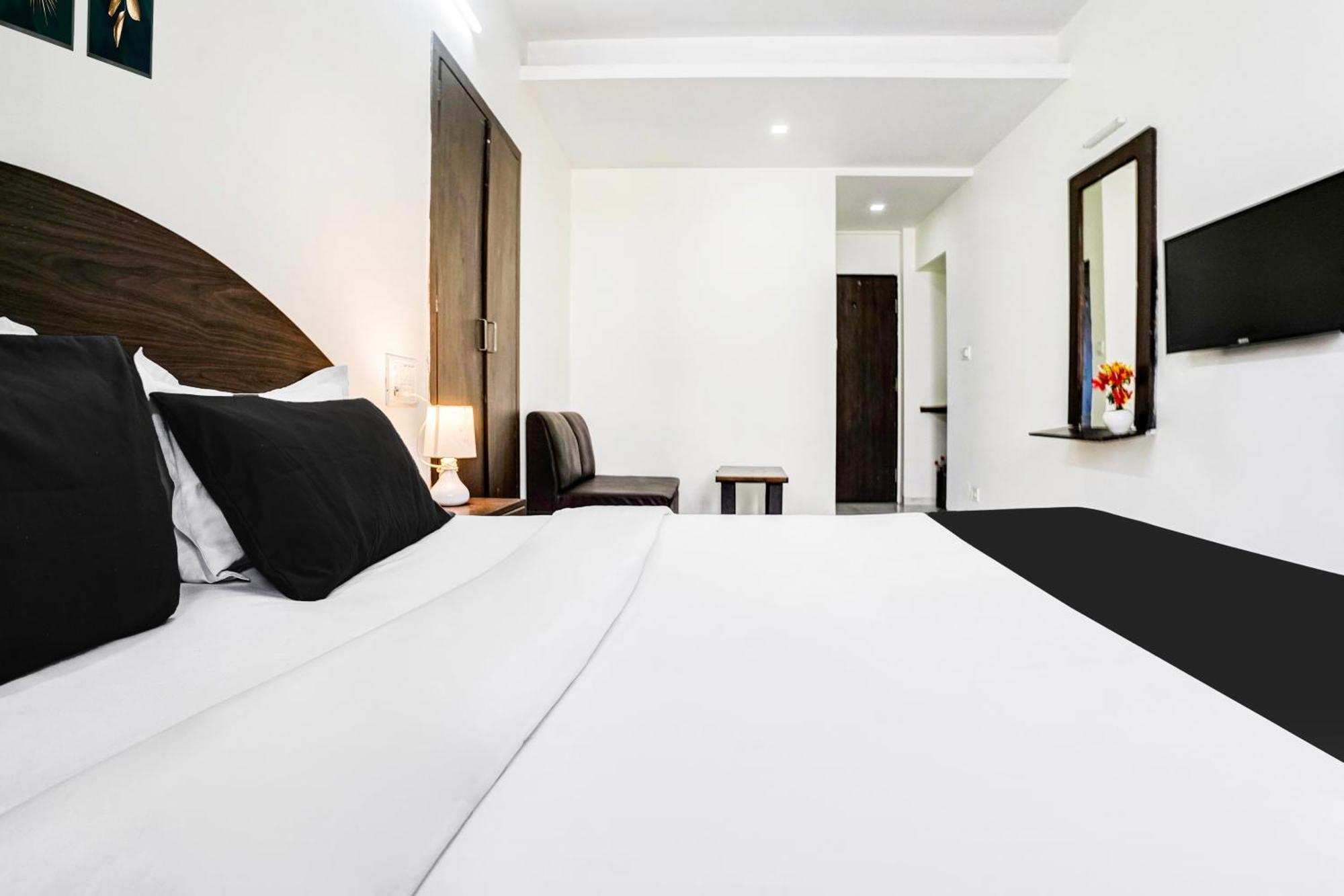 Super Hotel O Nashik Near Vijay Mamta Theatre Formerly Sahara Inn Экстерьер фото